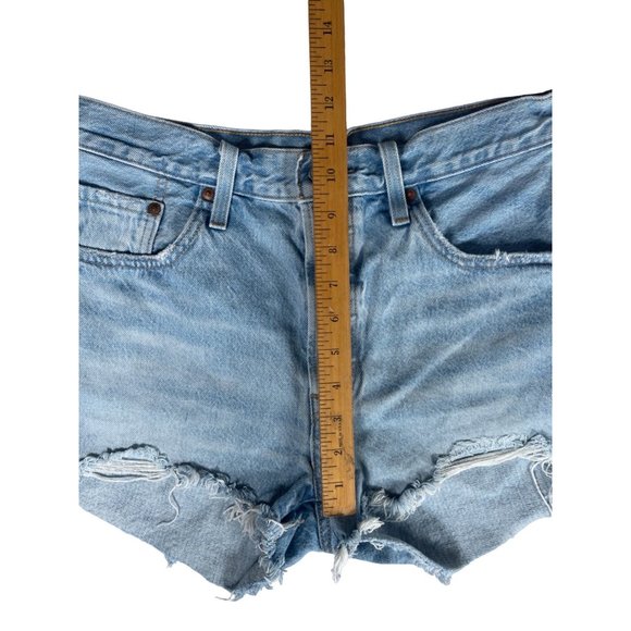 Levi's Premium 501 Original Cutoff Jean Light Blue Wash Shorts Women Sz 29 - Picture 4 of 7